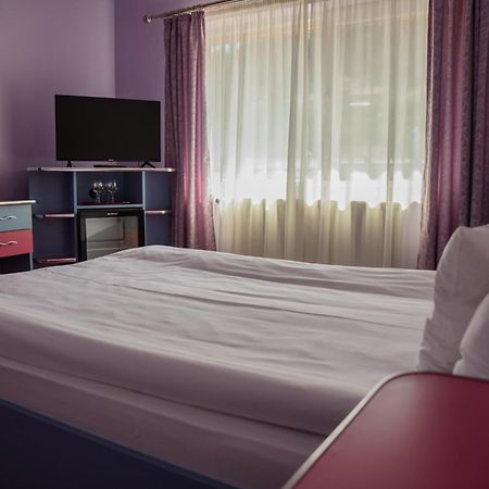 Hotel Yax Cîmpeni Стая снимка
