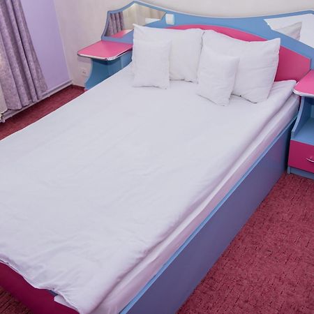 Hotel Yax Cîmpeni Стая снимка