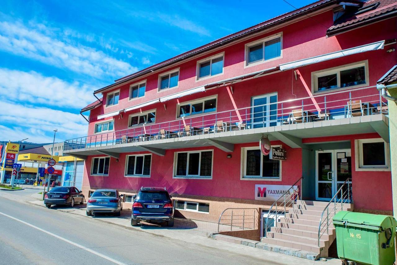 Hotel Yax Cîmpeni Екстериор снимка