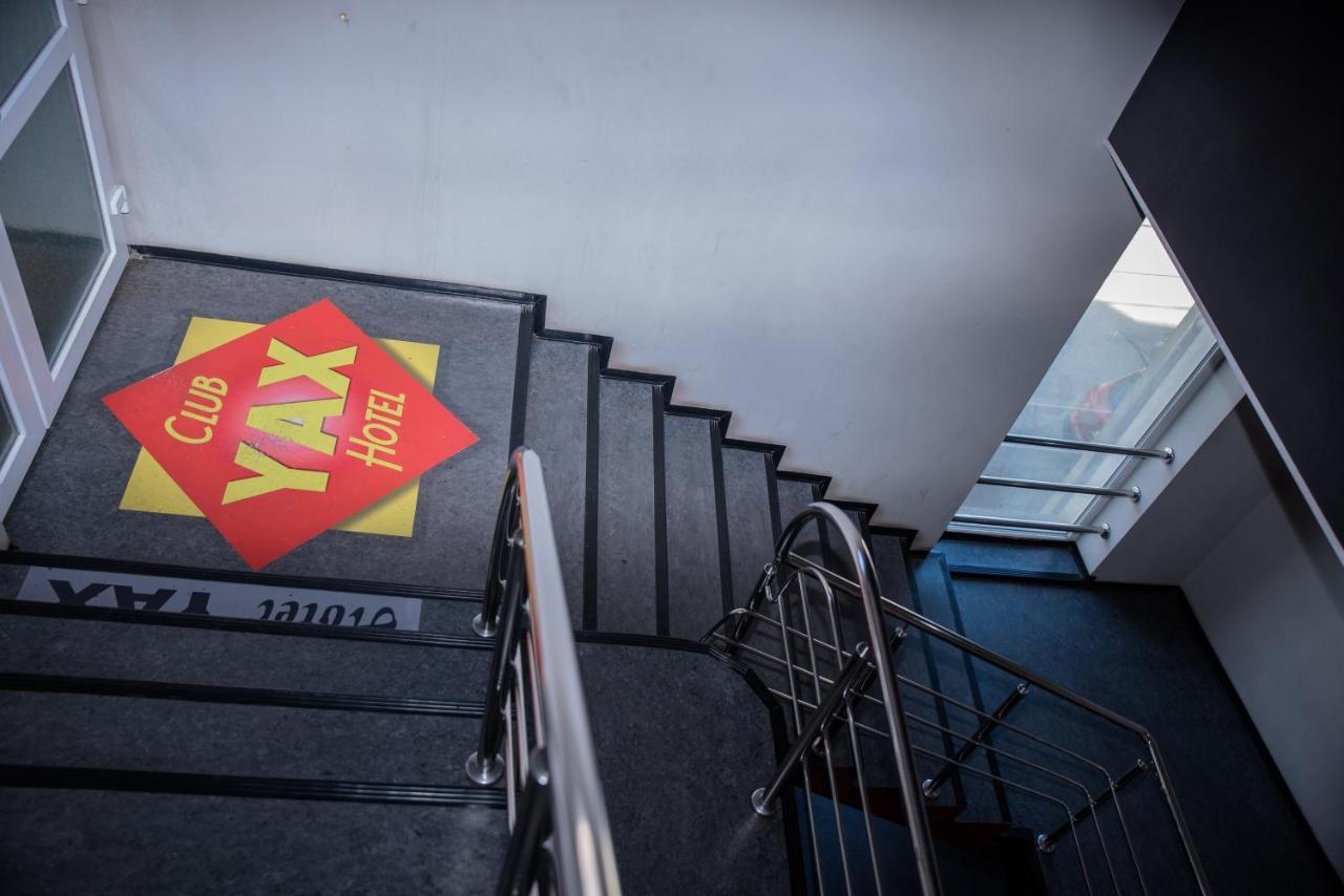 Hotel Yax Cîmpeni Екстериор снимка