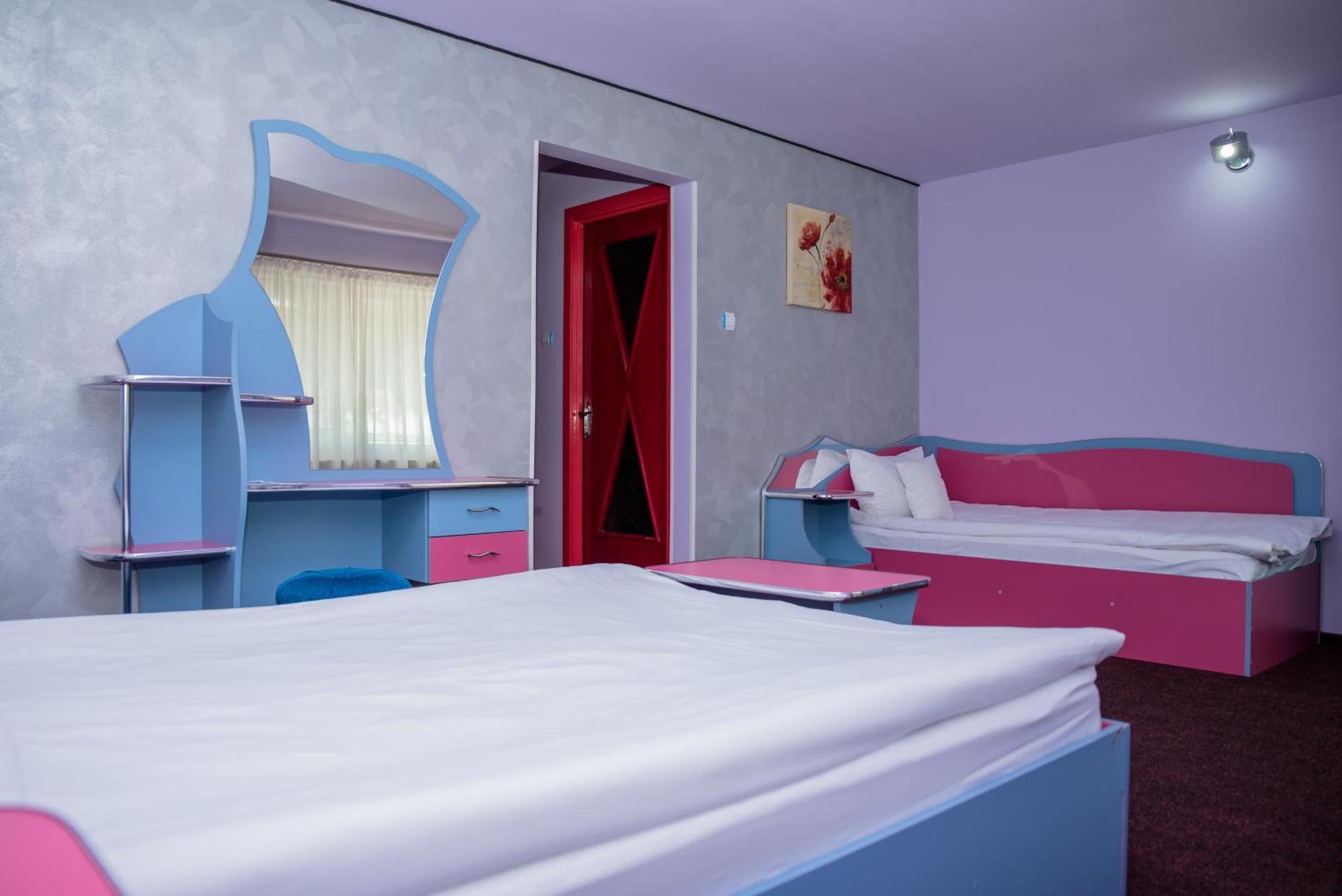Hotel Yax Cîmpeni Стая снимка